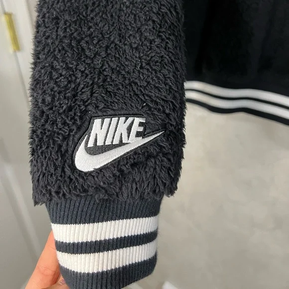 Nike Jacket - Picture 3 of 3